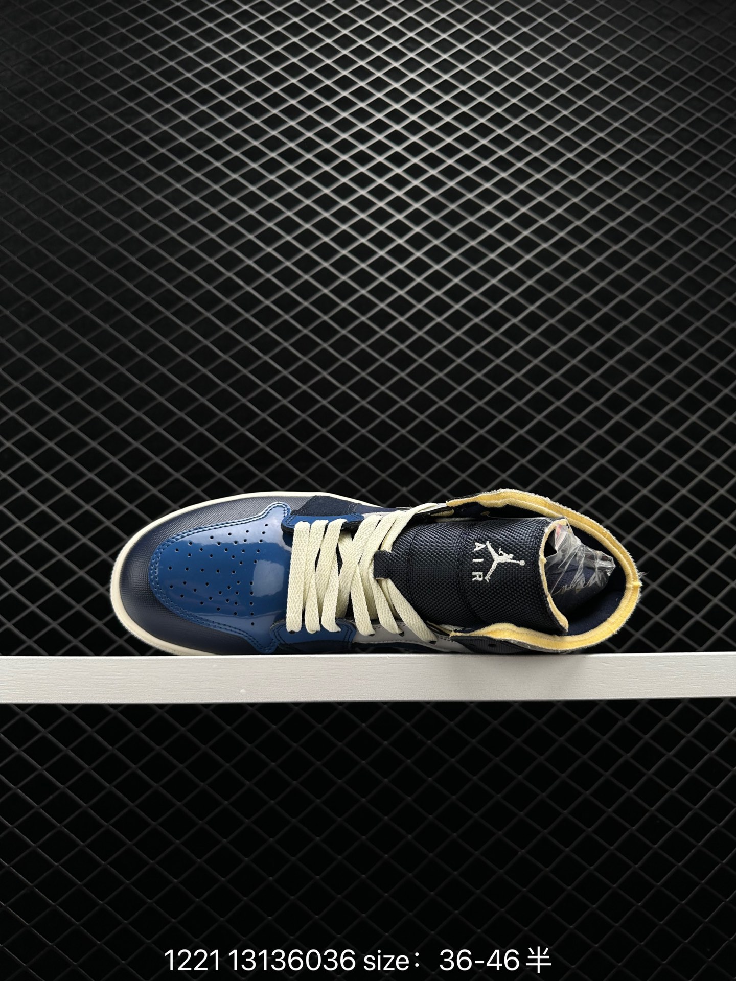 Air Jordan 1 Mid“Light Smoke Grey”